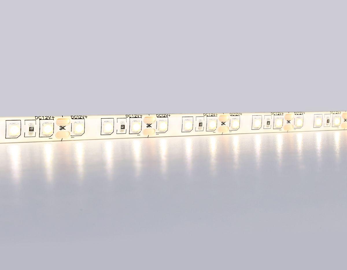 фото светодиодная влагозащищенная лента теплый белый ambrella light 9,6w/m 120led/m 2835smd 5m gs1201 | 220svet.ru