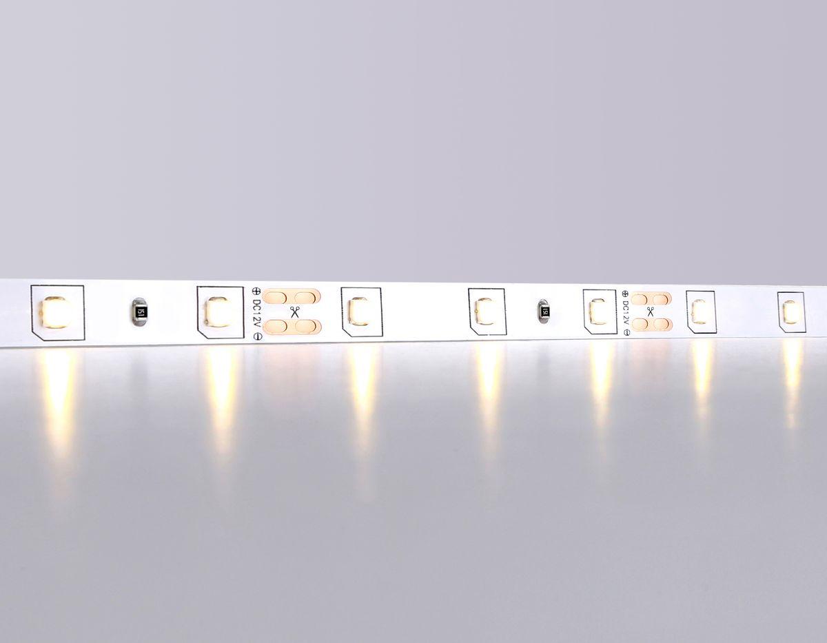 фото светодиодная лента теплый белый ambrella light 4,8w/m 60led/m 2835smd 3000к 5m gs1001 | 220svet.ru