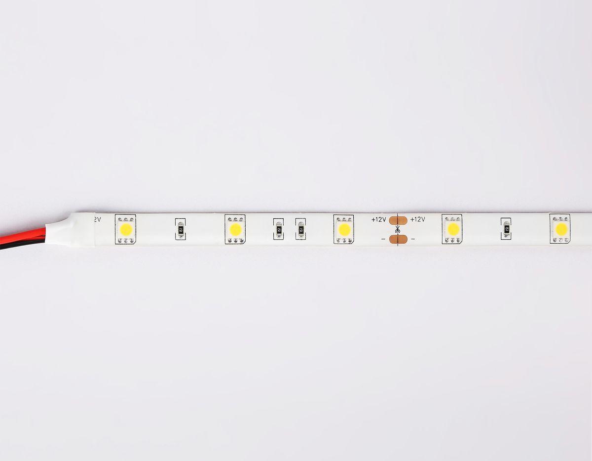 фото светодиодная влагозащищенная лента дневной белый ambrella light 7,2w/m 30led/m 5050smd 4500к 5m gs1902 | 220svet.ru