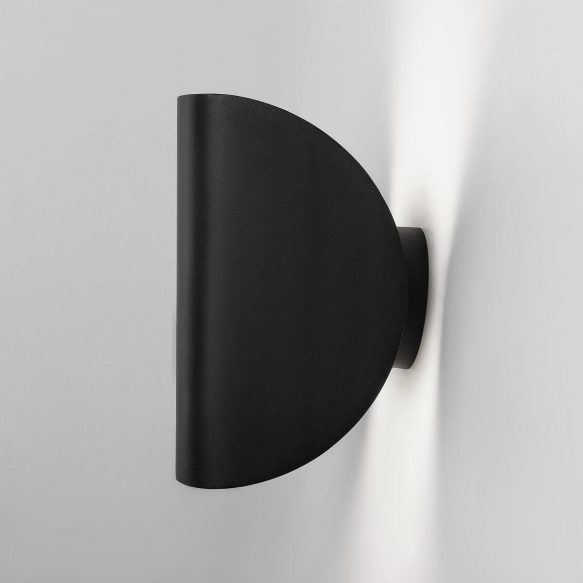 фото уличный настенный светодиодный светильник elektrostandard taco 1632 techno led чёрный a052620 | 220svet.ru