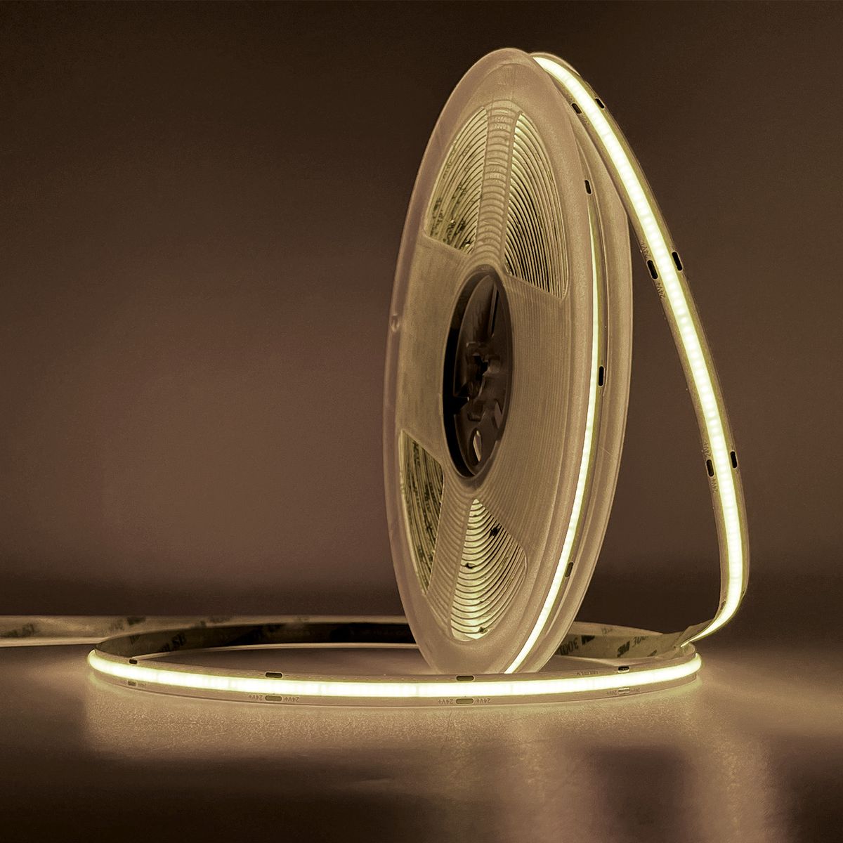 фото светодиодная лента favourite 10w/m 400led/m 2835smd дневной белый 5m 2003-41020 | 220svet.ru