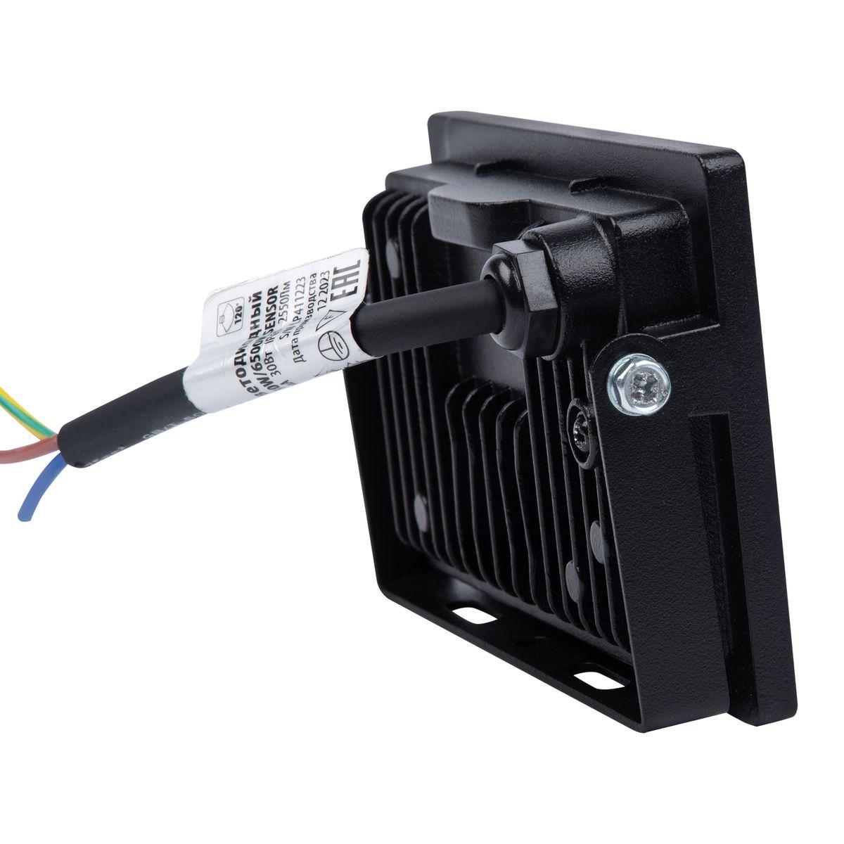 фото прожектор светодиодный volpe ulf-q518 30w/6500k sensor ip65 220-240v black ul-00011679 | 220svet.ru